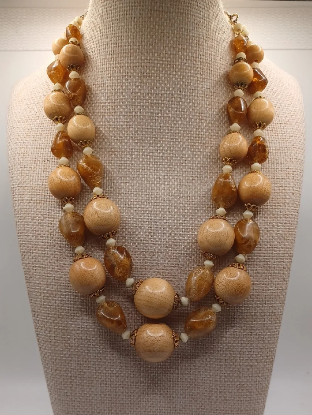 West Germany 1950s Wood and Lucite Beaded Necklace And Matching Earrings - Picture 6 of 8